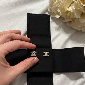 Chanel CC earrings
